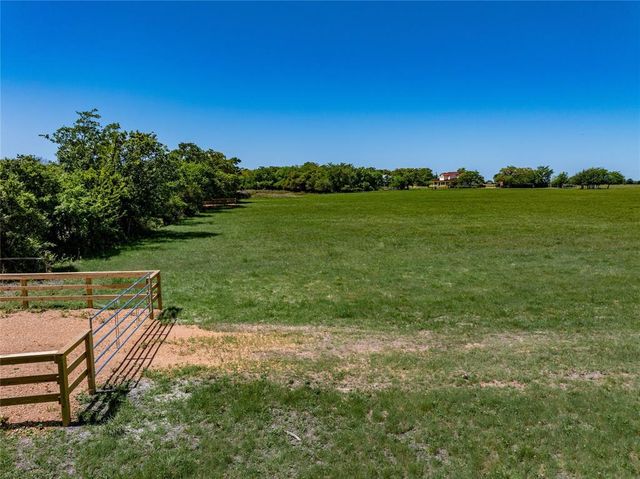 7239 Meiners Road, Ledbetter, TX 78946