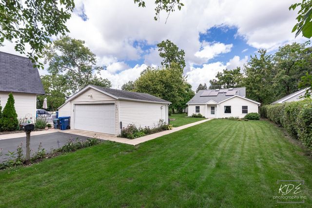 1912 Burlington Avenue, Lisle, IL 60532