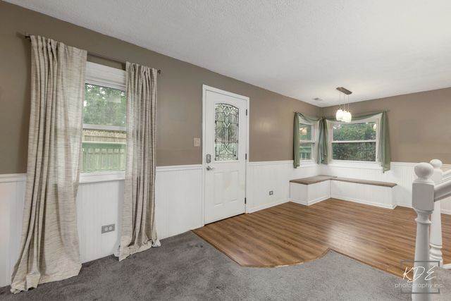 1912 Burlington Avenue, Lisle, IL 60532