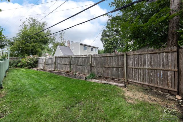 1912 Burlington Avenue, Lisle, IL 60532