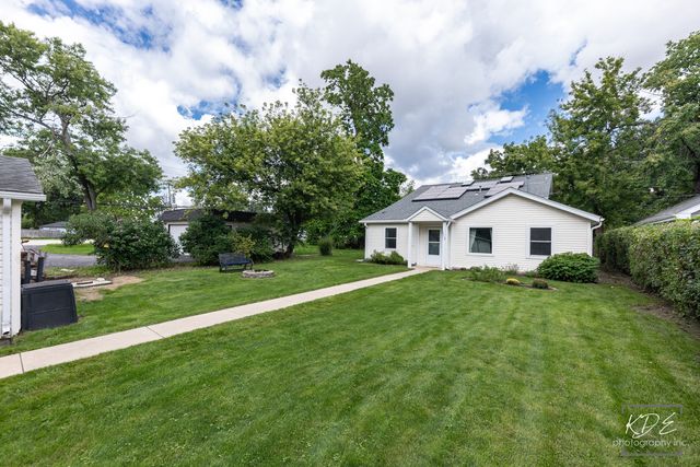 1912 Burlington Avenue, Lisle, IL 60532
