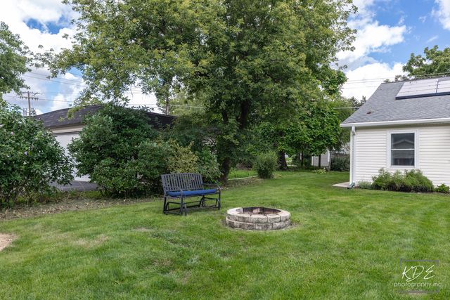 1912 Burlington Avenue, Lisle, IL 60532