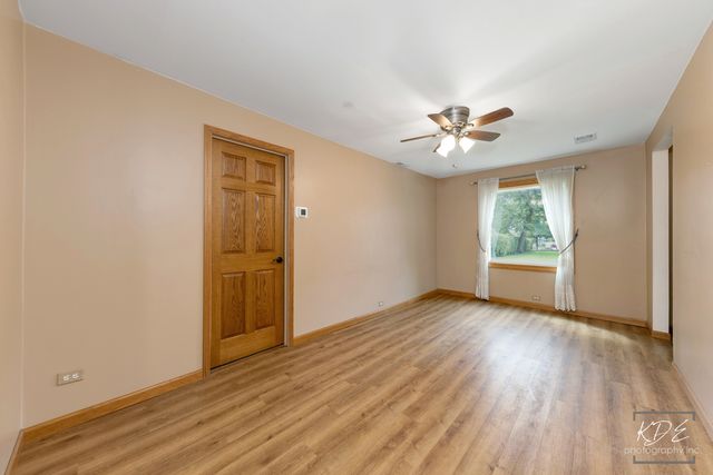 1912 Burlington Avenue, Lisle, IL 60532