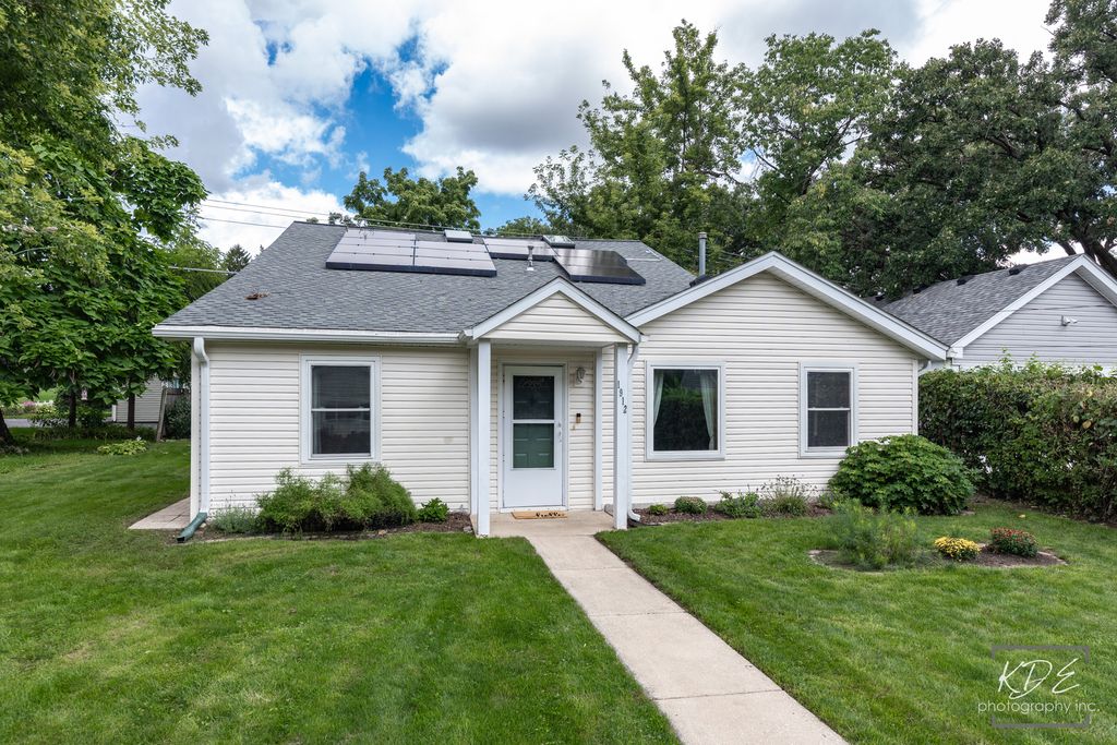 1912 Burlington Avenue, Lisle, IL 60532