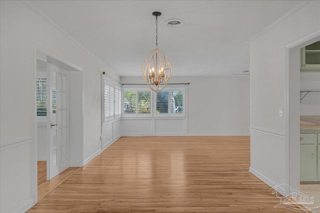 15 Lakeside Dr, Pensacola, FL 32507