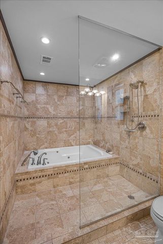 15 Lakeside Dr, Pensacola, FL 32507