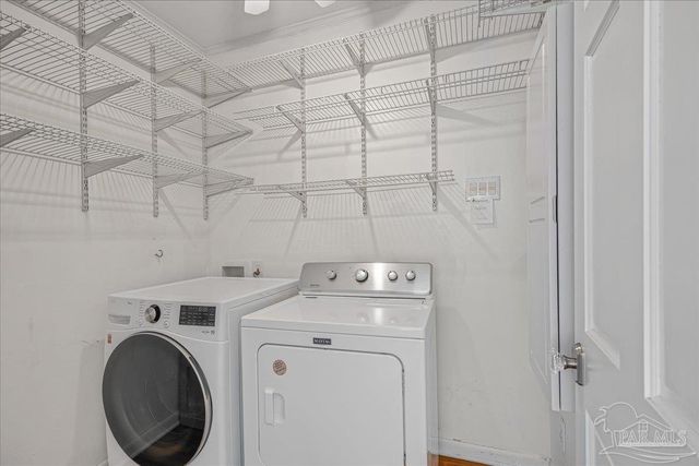 15 Lakeside Dr, Pensacola, FL 32507