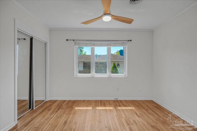 15 Lakeside Dr, Pensacola, FL 32507