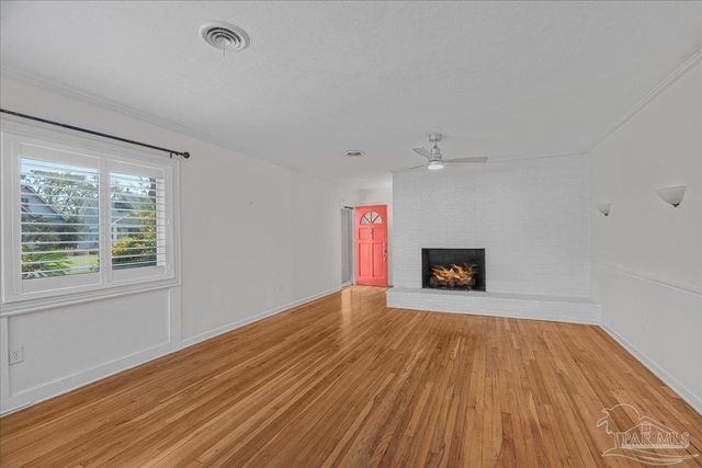 15 Lakeside Dr, Pensacola, FL 32507