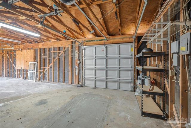 15 Lakeside Dr, Pensacola, FL 32507