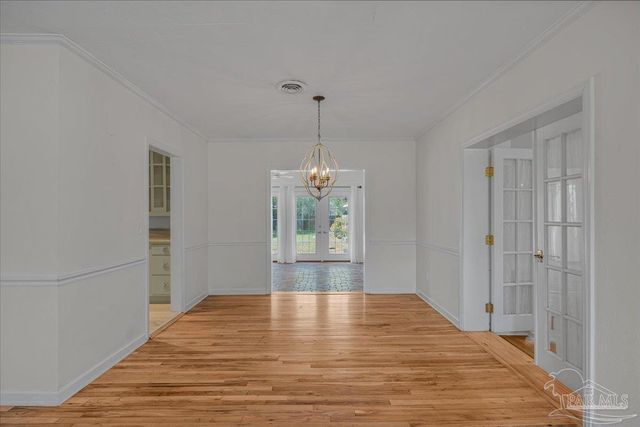 15 Lakeside Dr, Pensacola, FL 32507