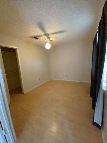 5027 Kleinway Dr, Houston, TX 77066