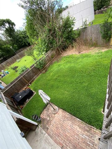 5027 Kleinway Dr, Houston, TX 77066