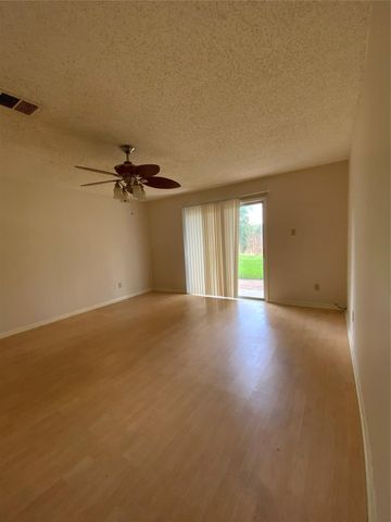 5027 Kleinway Dr, Houston, TX 77066