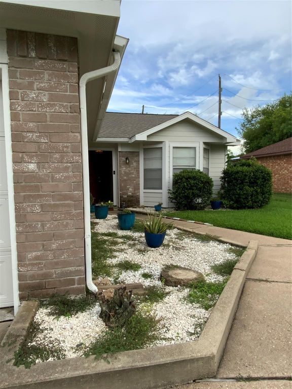 5027 Kleinway Dr, Houston, TX 77066
