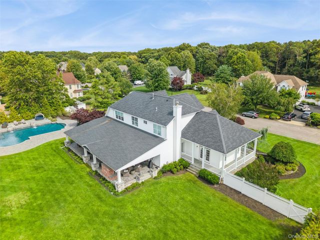5 Biltmore Drive, Shoreham, NY 11786