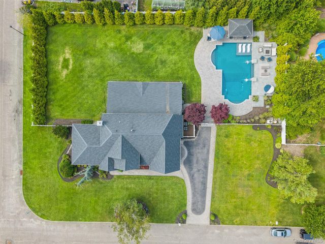 5 Biltmore Drive, Shoreham, NY 11786