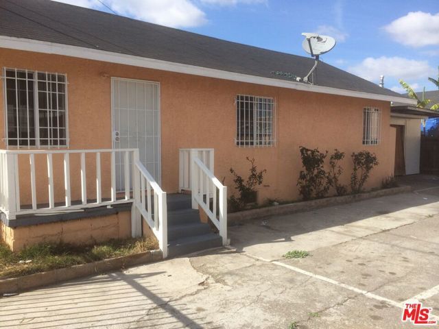 1031 W Century Boulevard, Los Angeles, CA 90044
