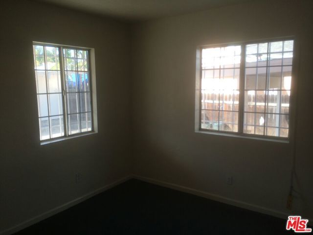 1031 W Century Boulevard, Los Angeles, CA 90044