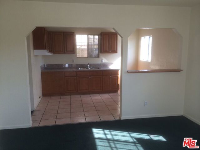 1031 W Century Boulevard, Los Angeles, CA 90044