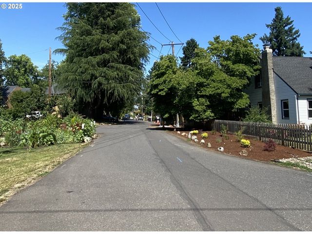 1694 16TH St, West Linn, OR 97068