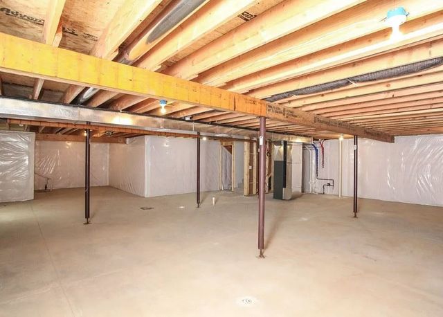 1 Saint Ivans Circle, Bloomington, IL 61705