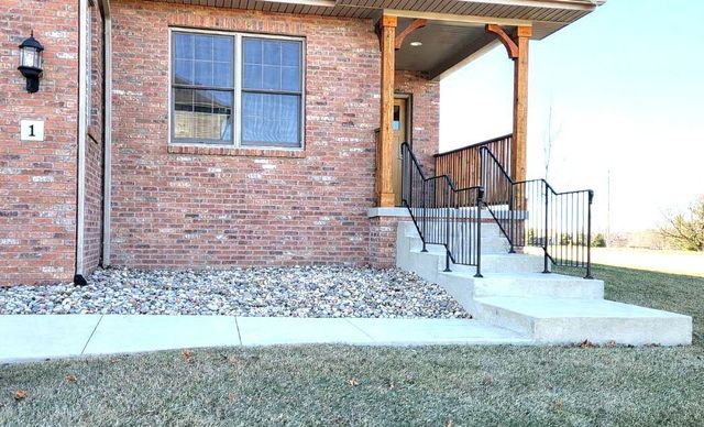 1 Saint Ivans Circle, Bloomington, IL 61705