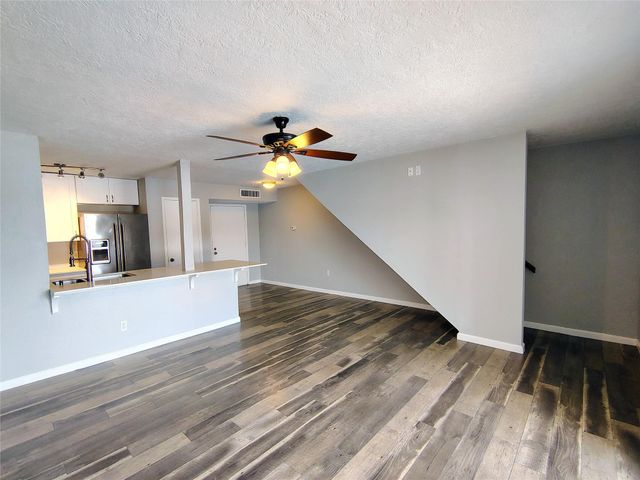 205 Yacht Club Lane 205, Seabrook, TX 77586