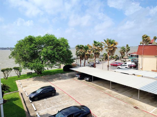 205 Yacht Club Lane 205, Seabrook, TX 77586