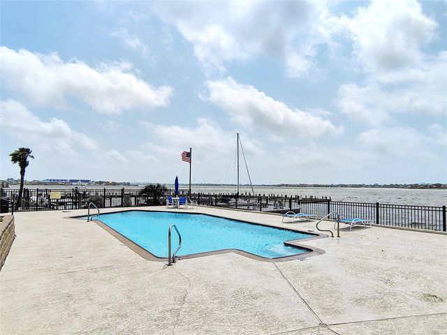 205 Yacht Club Lane 205, Seabrook, TX 77586
