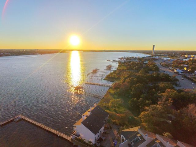 205 Yacht Club Lane 205, Seabrook, TX 77586