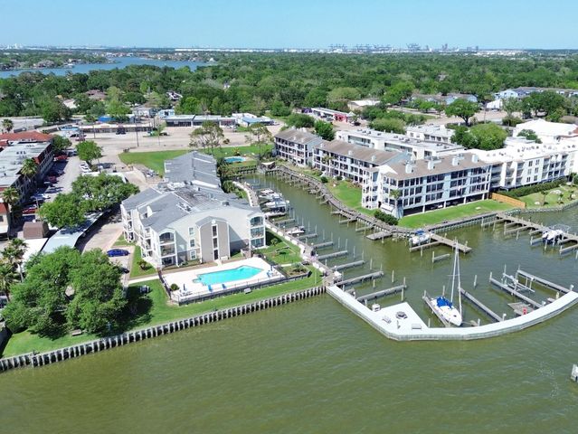 205 Yacht Club Lane 205, Seabrook, TX 77586
