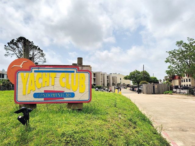 205 Yacht Club Lane 205, Seabrook, TX 77586