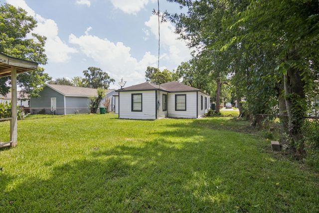 1408 Scarborough Lane, Pasadena, TX 77502