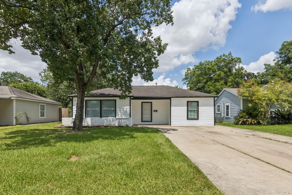 1408 Scarborough Lane, Pasadena, TX 77502