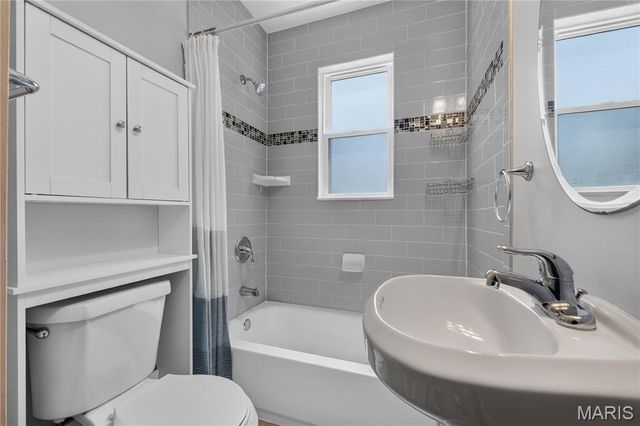 8908 Boston Avenue, St Louis, MO 63121