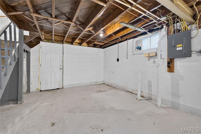 8908 Boston Avenue, St Louis, MO 63121