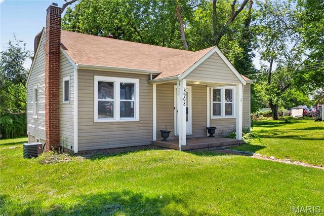 8908 Boston Avenue, St Louis, MO 63121