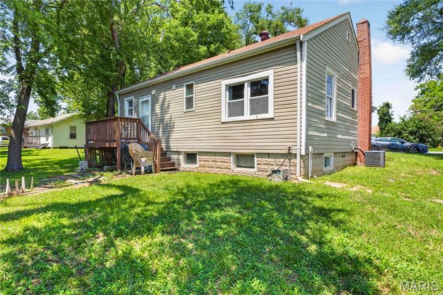 8908 Boston Avenue, St Louis, MO 63121