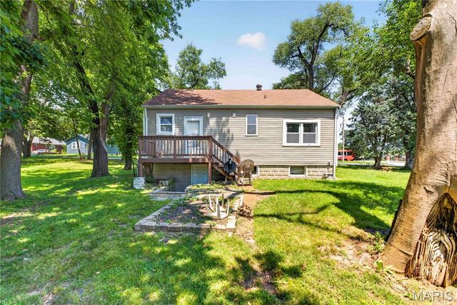 8908 Boston Avenue, St Louis, MO 63121