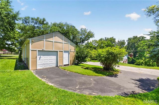 8908 Boston Avenue, St Louis, MO 63121