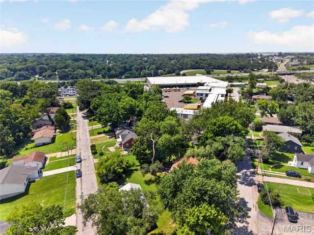 8908 Boston Avenue, St Louis, MO 63121
