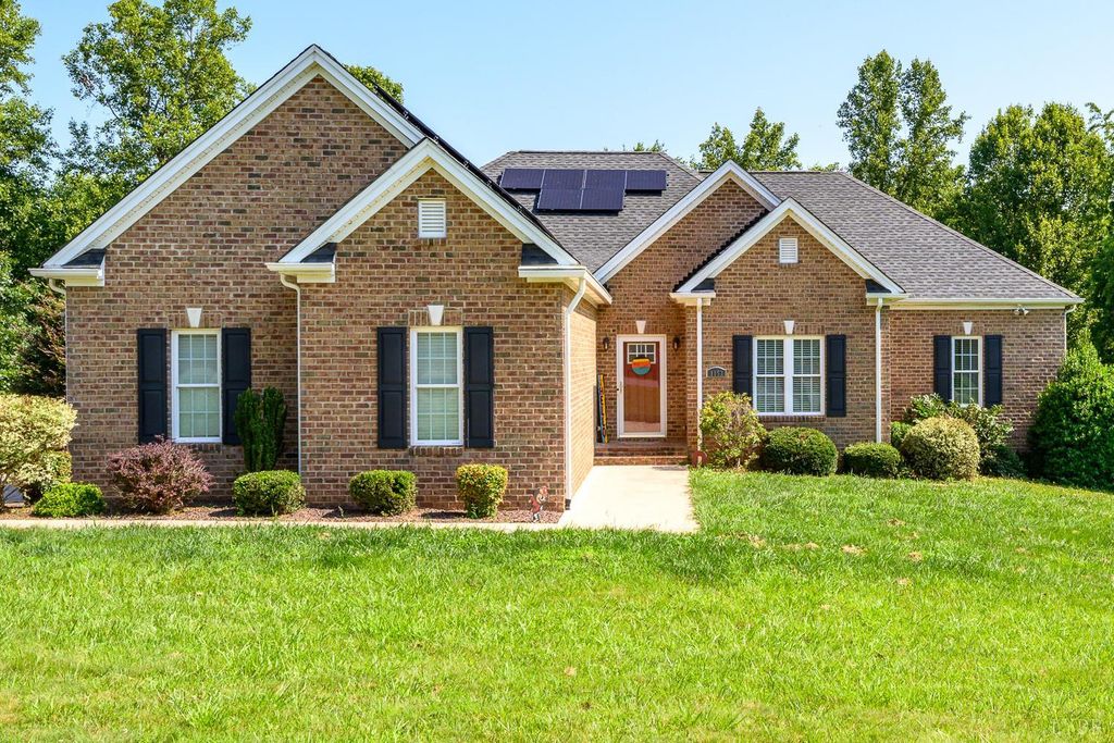 1153 Carlton, Forest, VA 24551