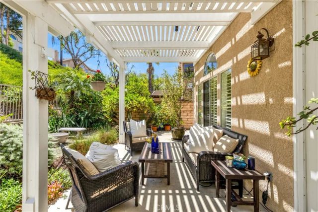 24 Belcanto, Mission Viejo, CA 92692