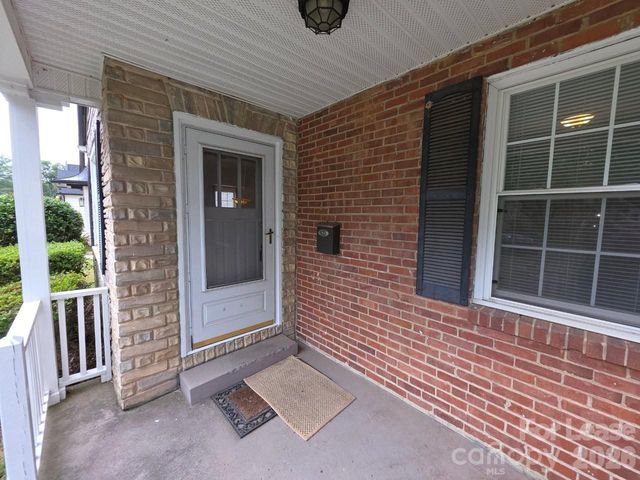 356 Melbourne Court, Charlotte, NC 28209