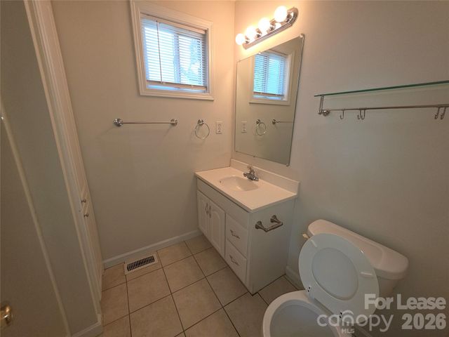 356 Melbourne Court, Charlotte, NC 28209