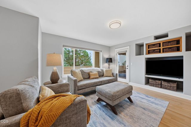 2393 NW Wyeth Place, Bend, OR 97703