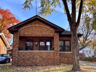 2136 S STATE Street, Springfield, IL 62704