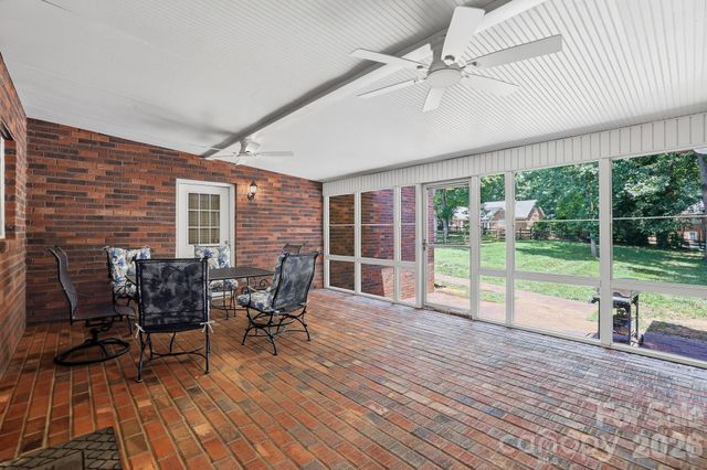 4024 Wild Nursery Court, Charlotte, NC 28215