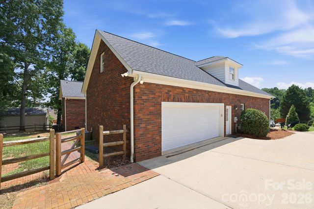 4024 Wild Nursery Court, Charlotte, NC 28215